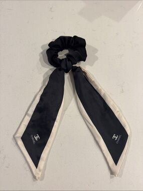 CHANEL Black and Cream Silk Ribbon Scrunchie